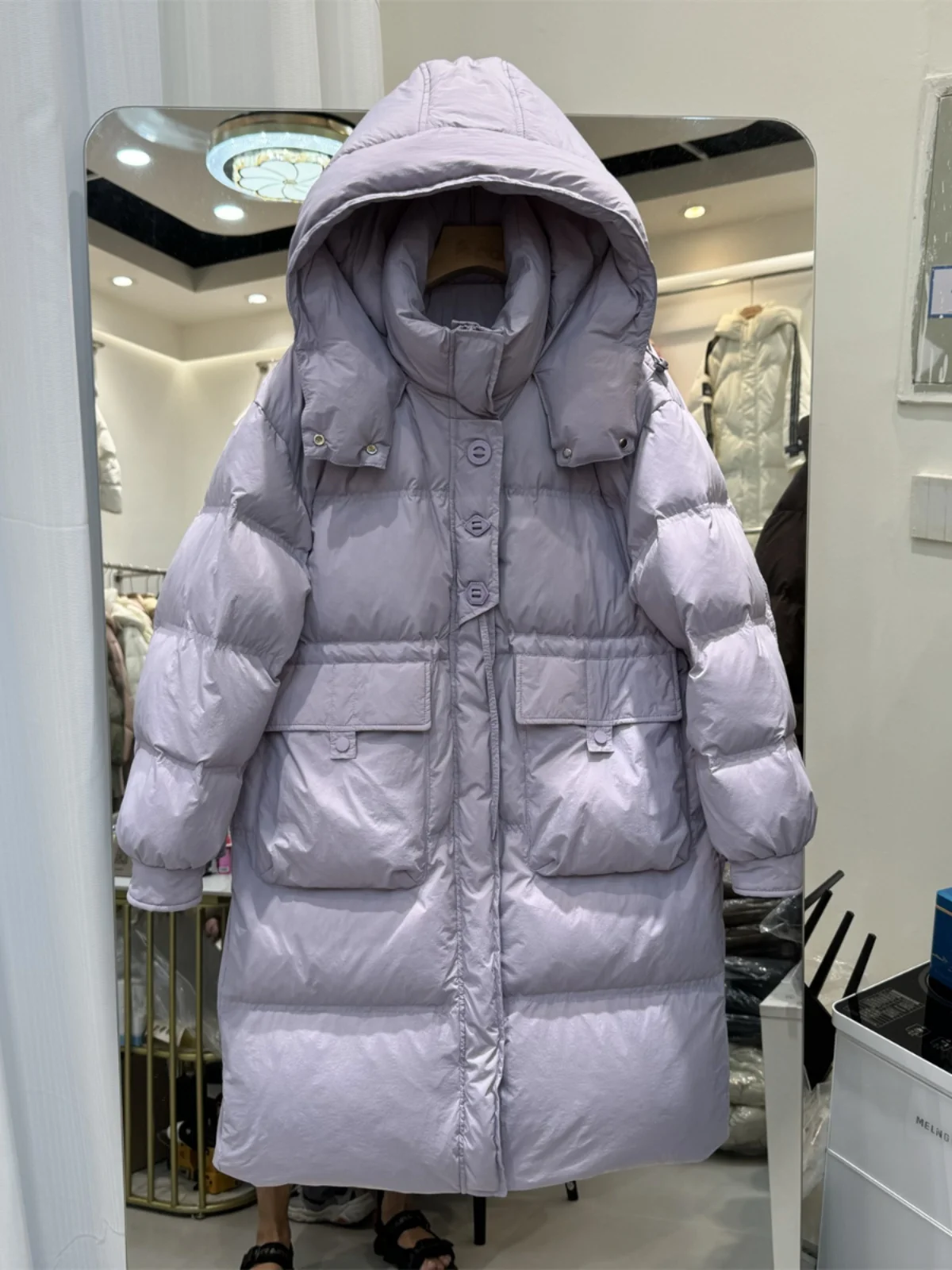 Chaqueta de plumón de pato para mujer, abrigo grueso de longitud media por encima de la rodilla, con capucha y tres botones, color blanco cálido, otoño e invierno, 2024