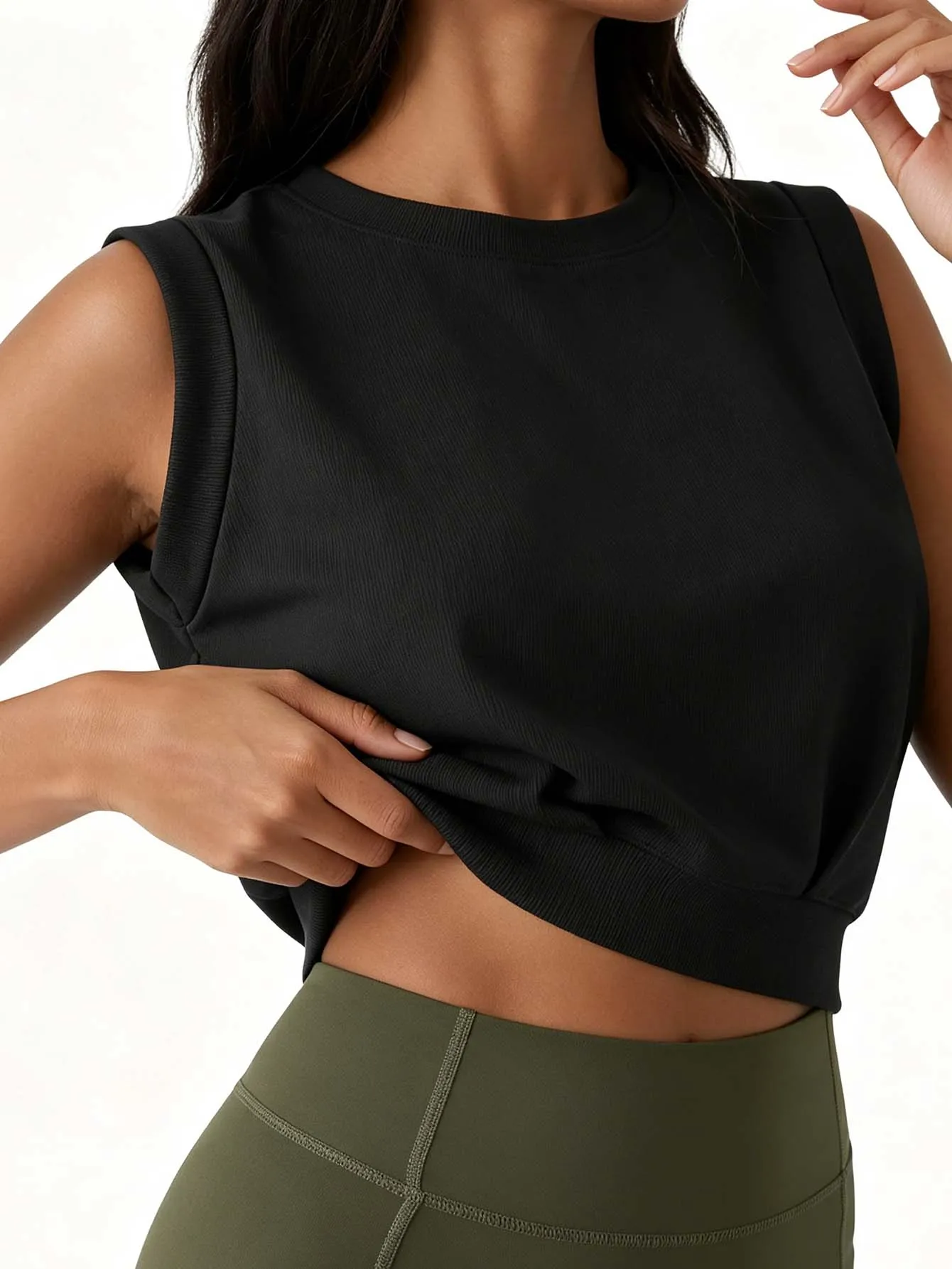 Lady's ribbed round-neck sleeveless fitted crop top, solid color loose-fitting sports top, casual fitness running yoga top