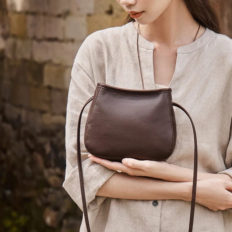 

Natural Vegetable Tanned Cowhide Women Bag Fashion Versatile Shoulder Bag High Quality Head Layer Cowhide Women Crossbody Bag