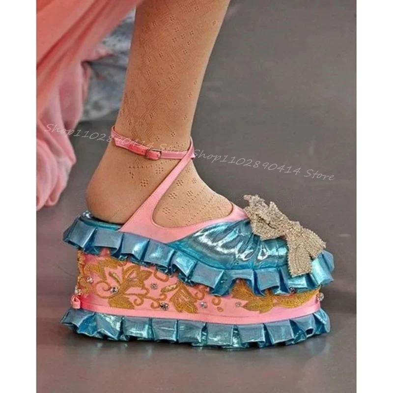 

Crystal Bow Knot Embroidery Ruffles Design Sandals Ankle Buckle Strap Women Shoes Wedges Heel Fashion 2025 Zapatos Para Mujere