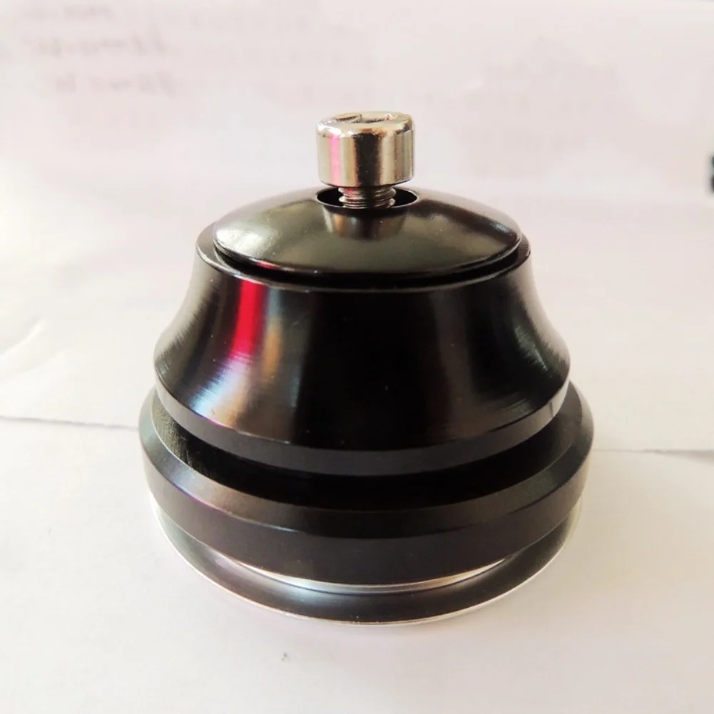 

Гарнитура для горного велосипеда с двойным подшипником, предназначенная для вилок с конической трубкой 40 мм, с размером подшипника 41 8/52 мм для плавного рулевого управления