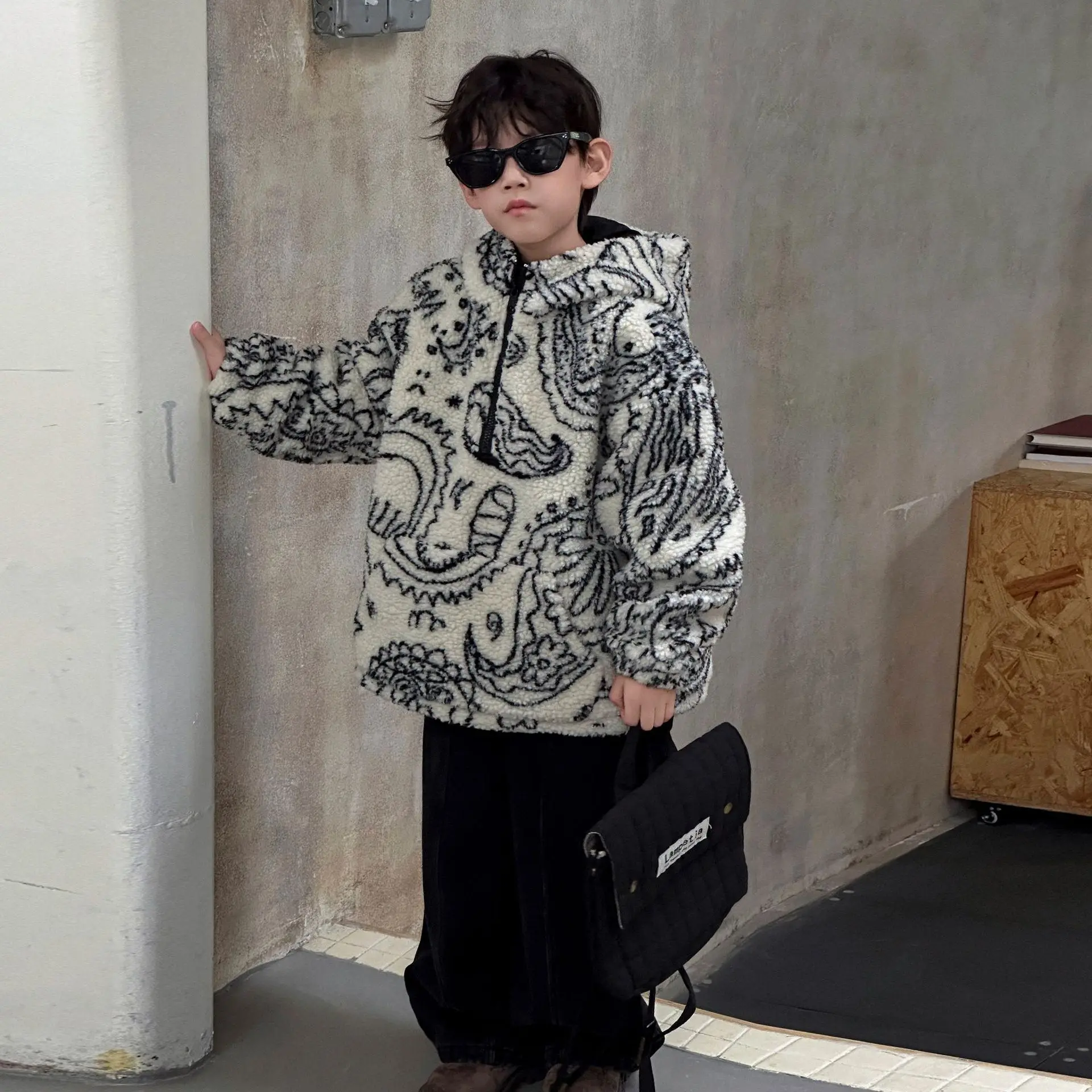 

Children's Clothing Boys' Lamb Wool Quilted Jacket 2025 Winter New Thick Loose Fleece Hooded Warm Coat