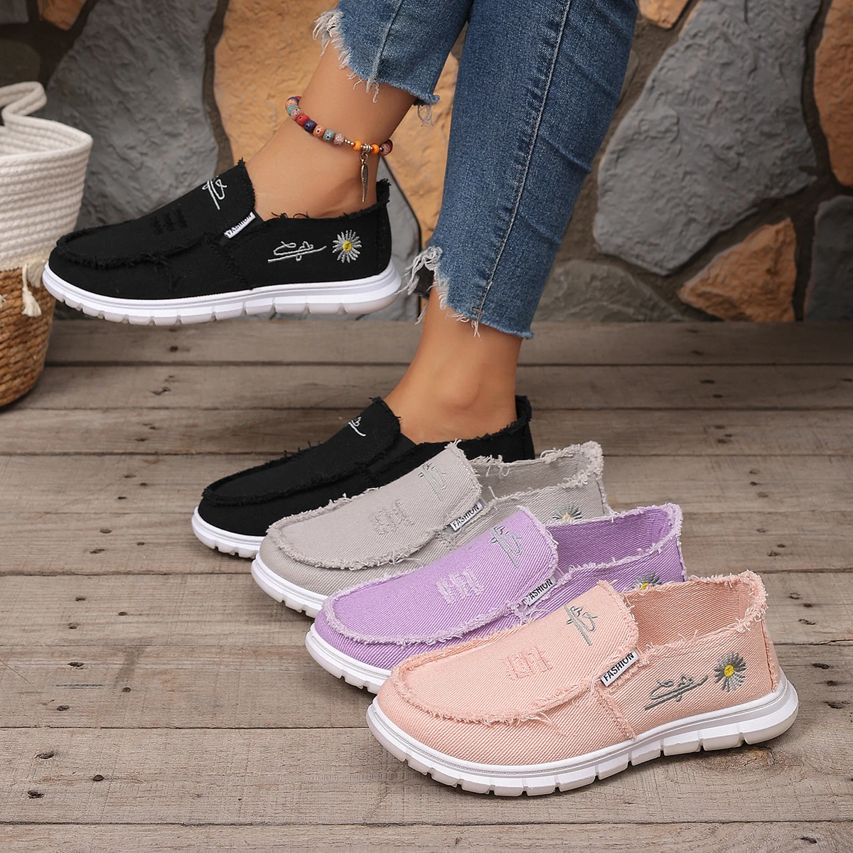 Embroidery Canvas - Spring/Autumn Women's Embroidered Slip-On Canvas Shoes