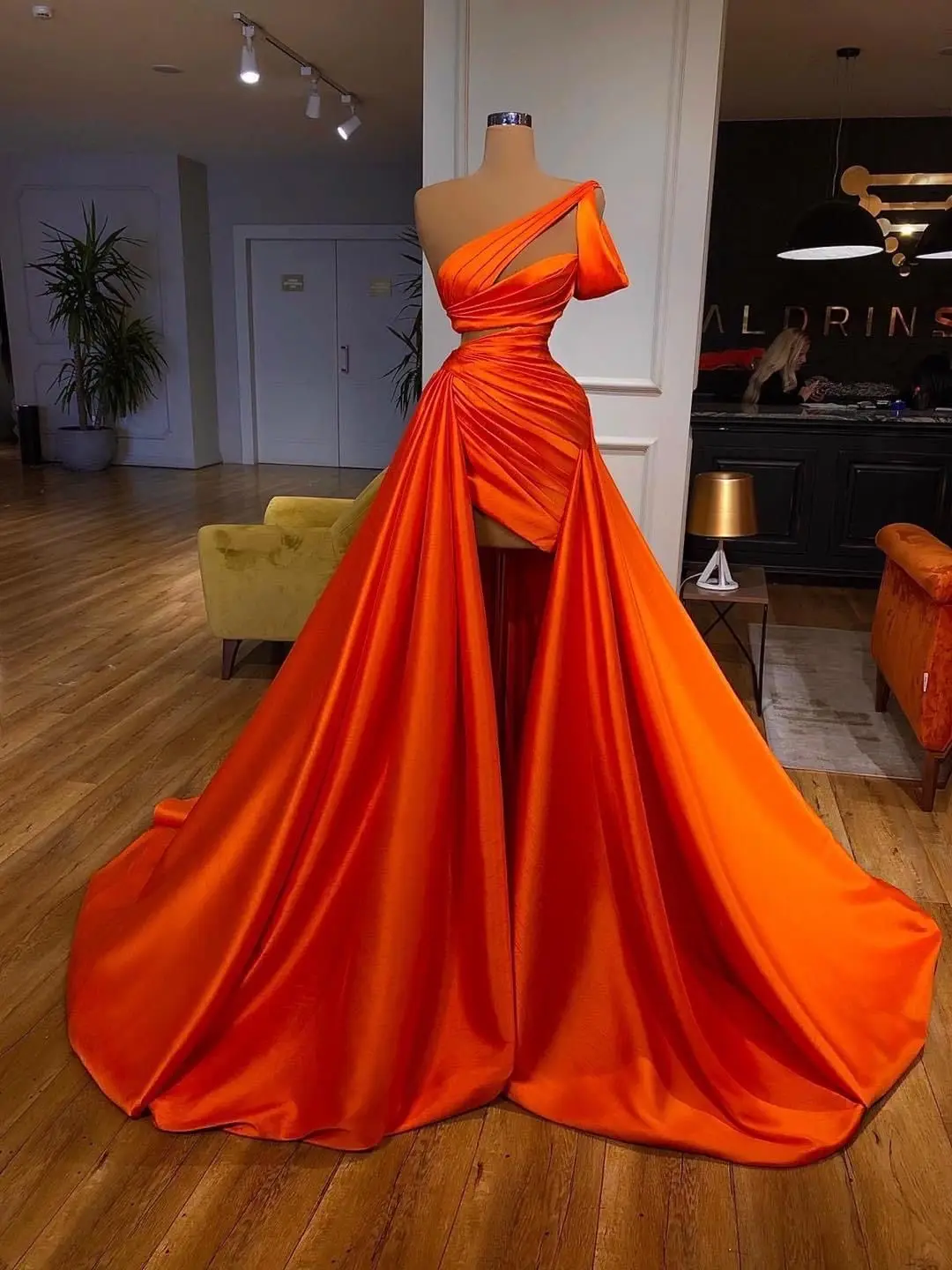 Vestidos De Fiesta De un hombro para mujer, Vestido De fiesta De noche Simple, naranja, Sexy, sin mangas, con abertura y tren largo, hecho a medida