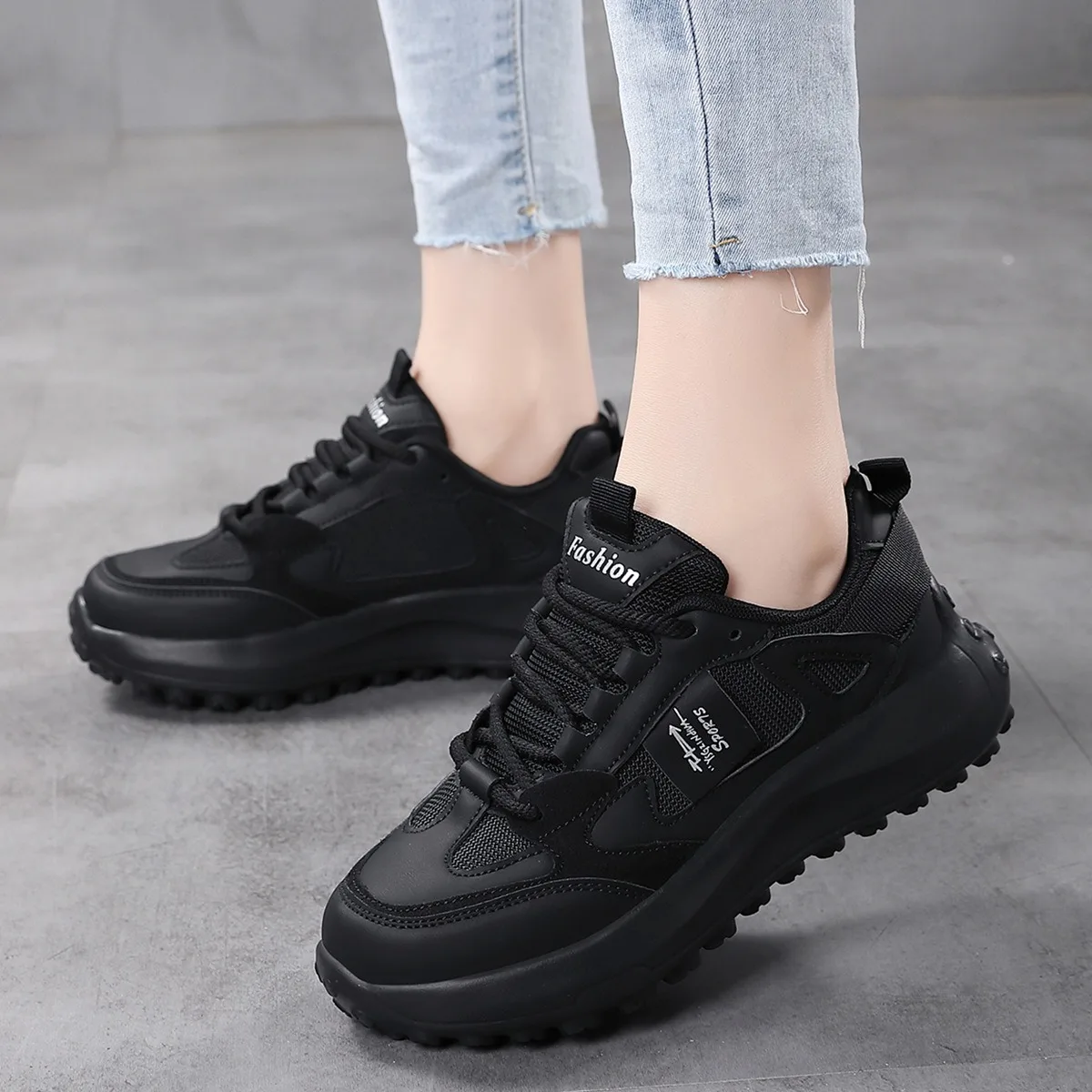 

2025 Spring/Summer Women's Casual Sports Shoes - Comfortable, Slip-resistant Outdoor Leisure Shoes - Soft Soles - Women's Large