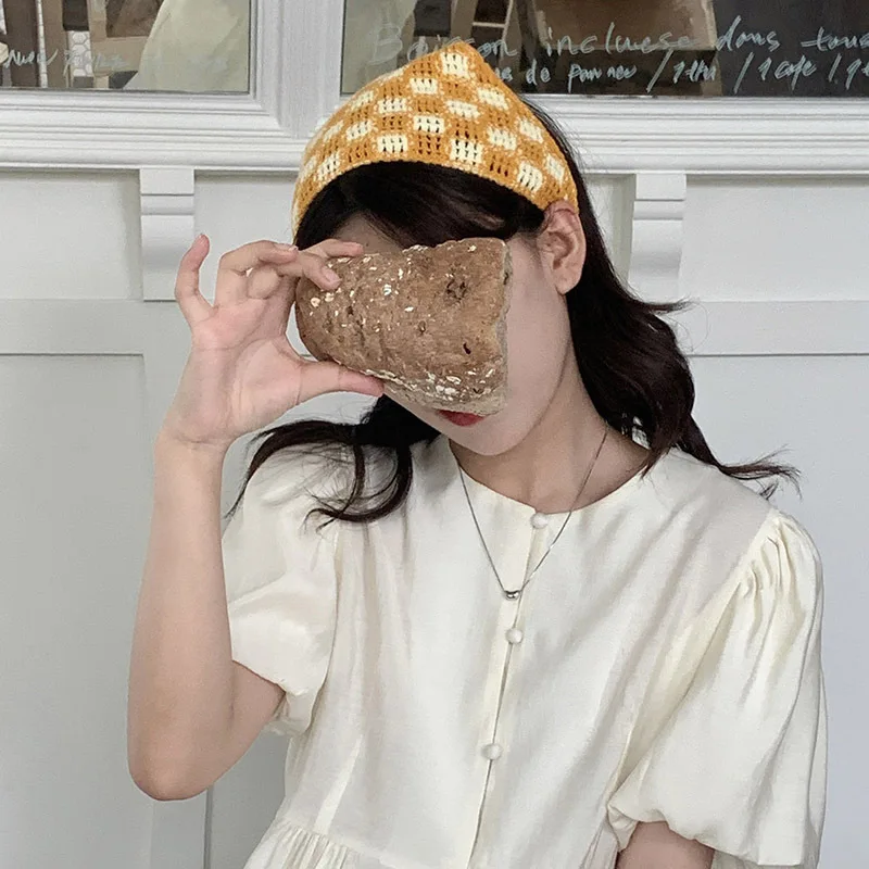 2023 Summer Fashion Knitted Hook Flower Hollow Triangle Scarf Women Sweet Headband Headscarf