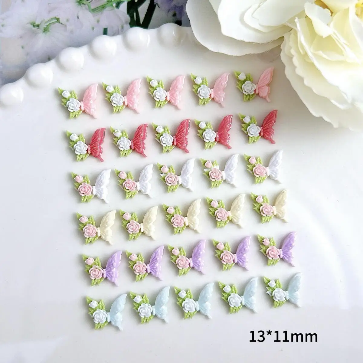 30PCS 빛나는 참신 나비 수지 네일 참 크리 에이 티브 다채로운 잎 꽃 나비 네일 아트 장식 DIY 머리핀 손톱