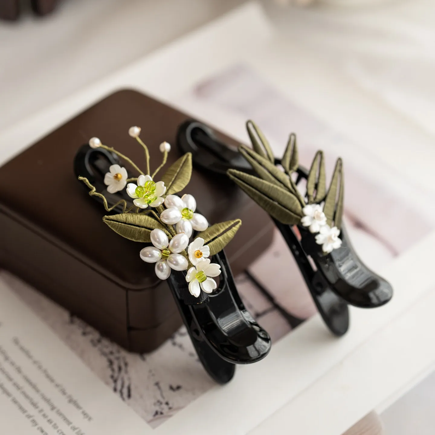 Elegant Chinese Vintage Flower Bamboo Leaf Duckbill Hair Clips For Updo Bun Hanfu Cheongsam Classic Hair Accessories For Women