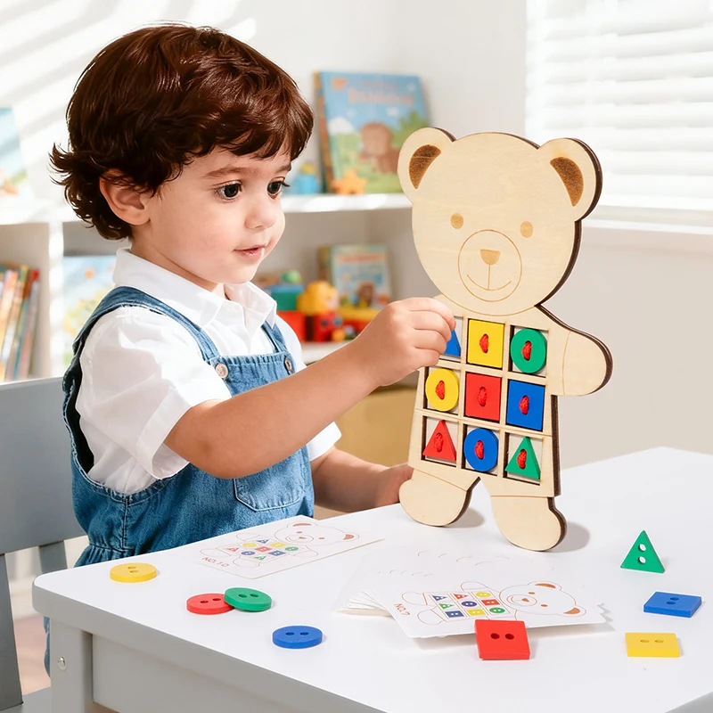 Gioco per infilare bottoni in legno con orsetto Giocattolo educativo per l'apprendimento con pulsanti con codice colore Riconoscimento della forma e regalo di coordinazione occhio-mano
