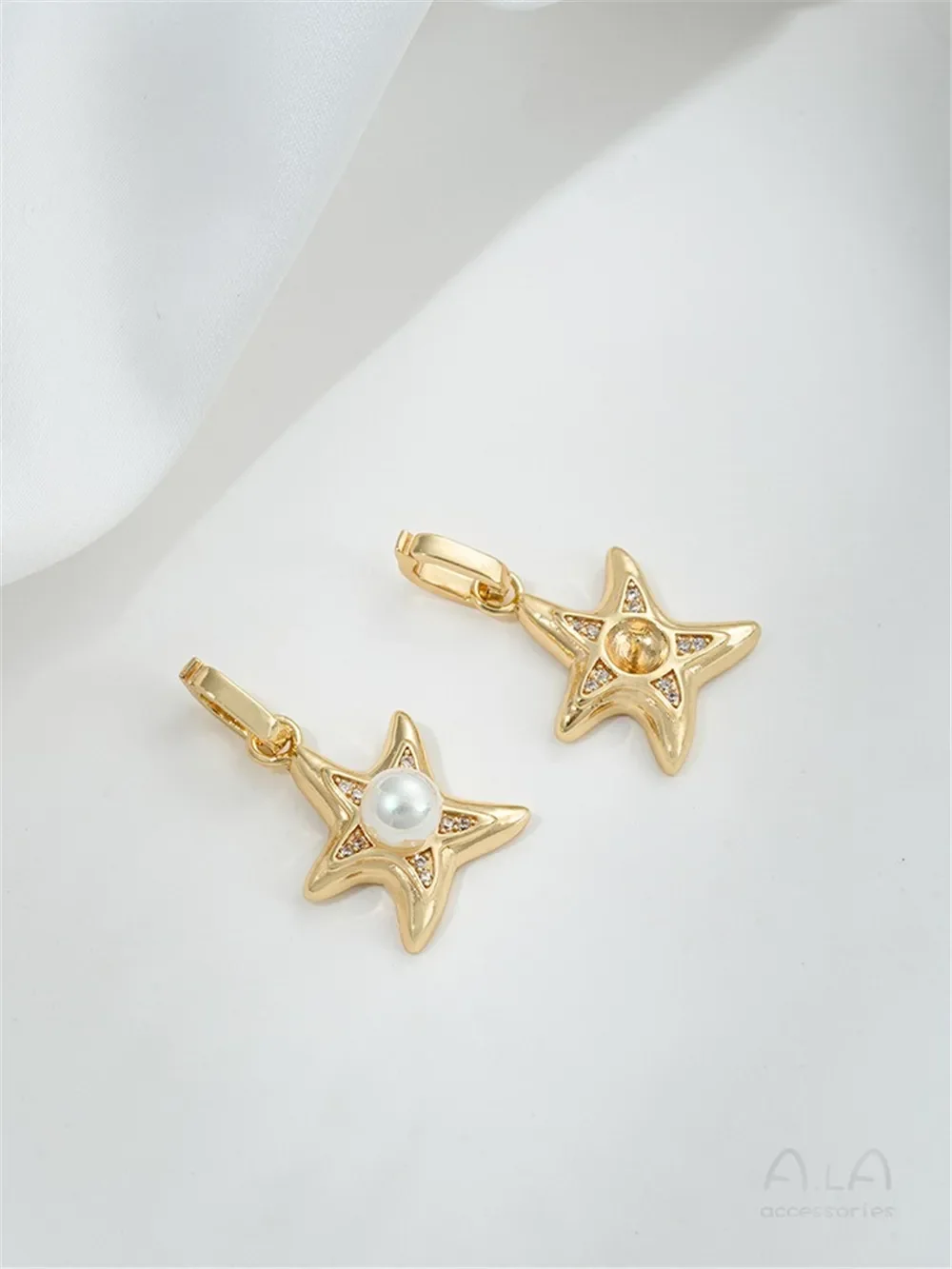 

14K Gold-Coated Conch Shell Pendant with Universal Buckle Bead Holder Marine Life Series DIY Sticky Pearl Necklace Accessory