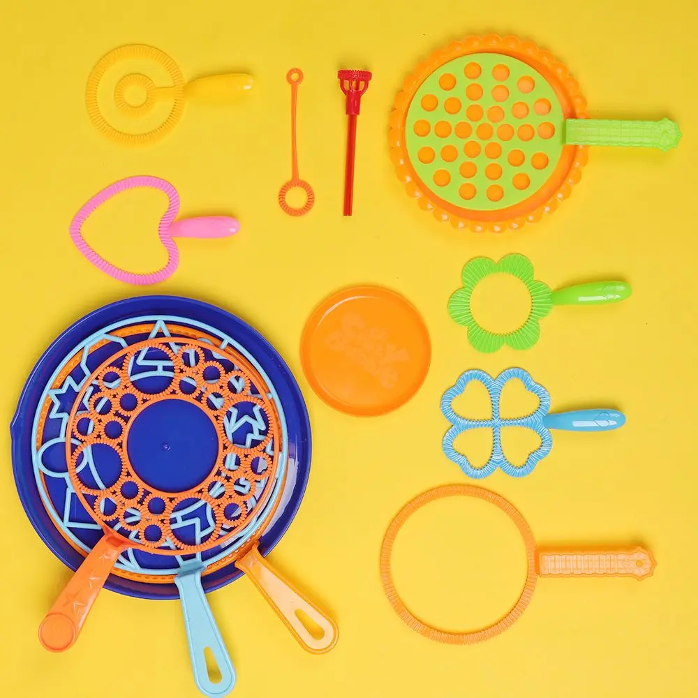 Vendita calda Divertimento all'aria aperta Giocattoli per bambini Bolle di sapone Creatore Macchina per bolle Set di soffiatori Strumento per bolle di sapone