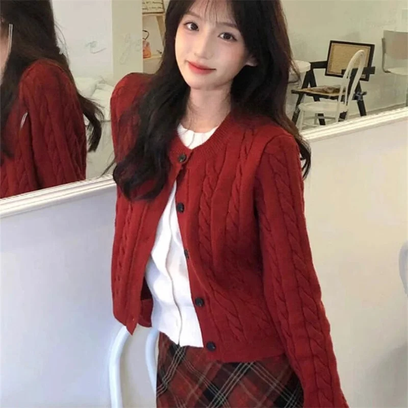 سترة دونغقوان داليانغ النسائية المحبوكة باللون الأحمر الكسول Aalyptic Sle سترة مفتوحة معطف خريف وشتاء وصل حديثًا Faion Ladi...