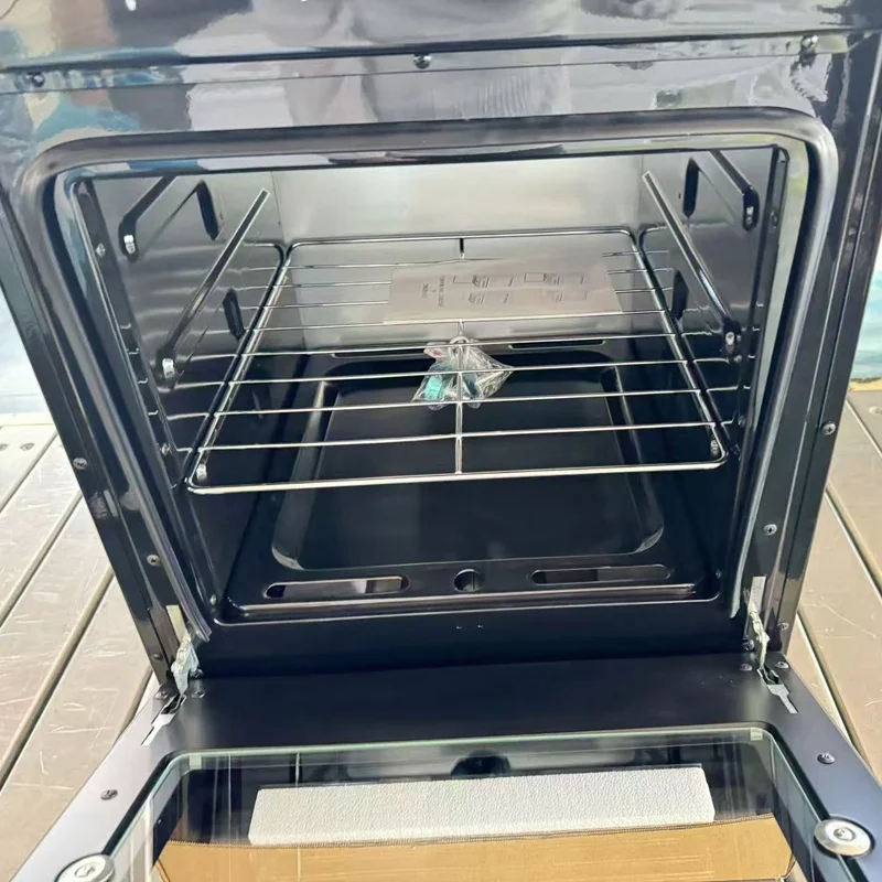 موقد غاز للطباخ مكون من 4 شعلات مع شواية وشواية ومخبوزات