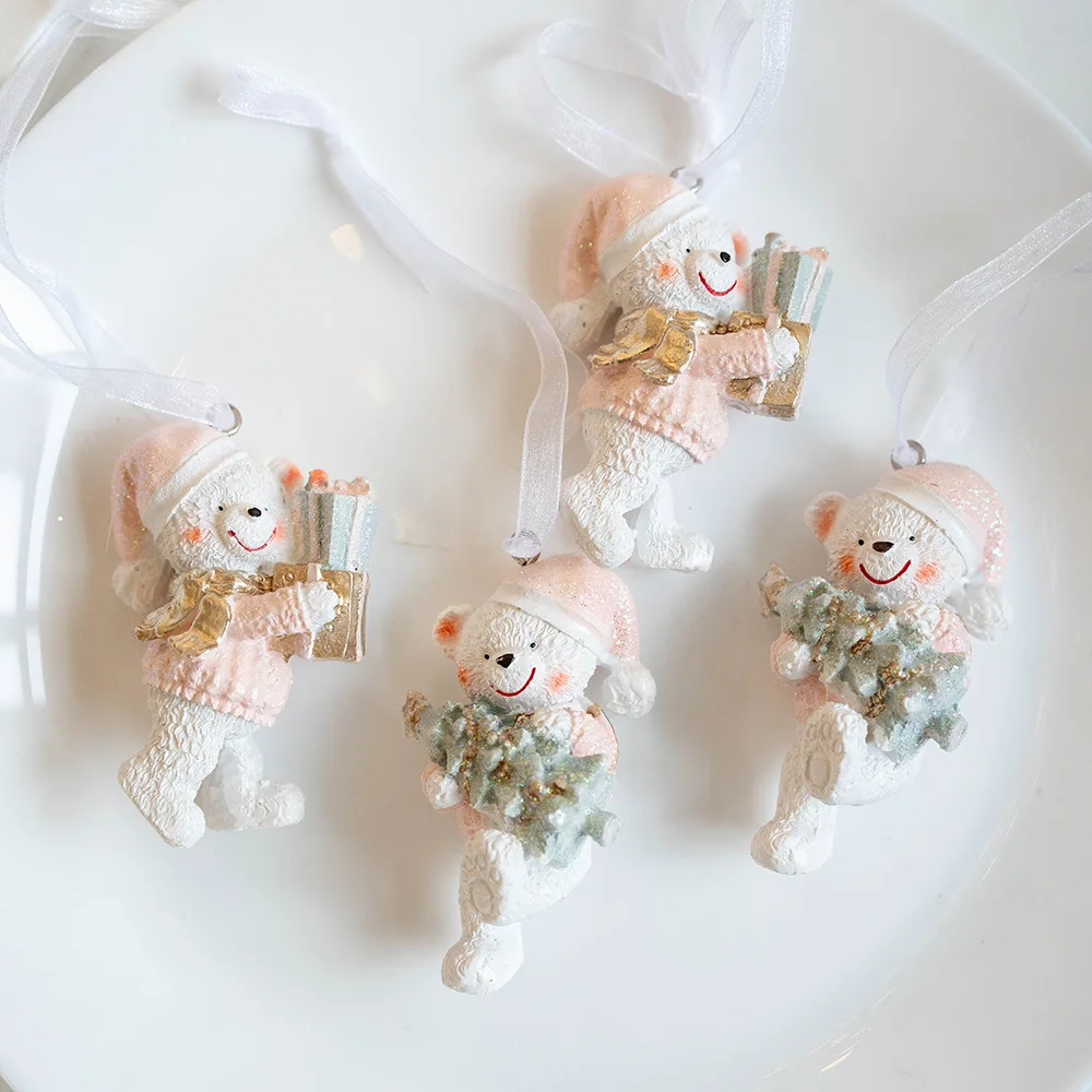 

New Christmas Decoration Cute Bear Resin Pendant for Foreign Trade Products