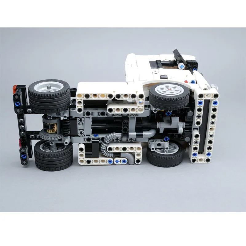 

MOC-100822 Classic New 4x2 Flat Nose White Tractor Truck Building Block Model 636 Parts, Boys' Birthday and Christmas Toy Gift