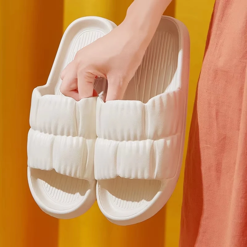 Zapatillas de nube de suela suave para mujer، plataforma gruesa، sandalias de playa para interior y exteriores، chanclas antid