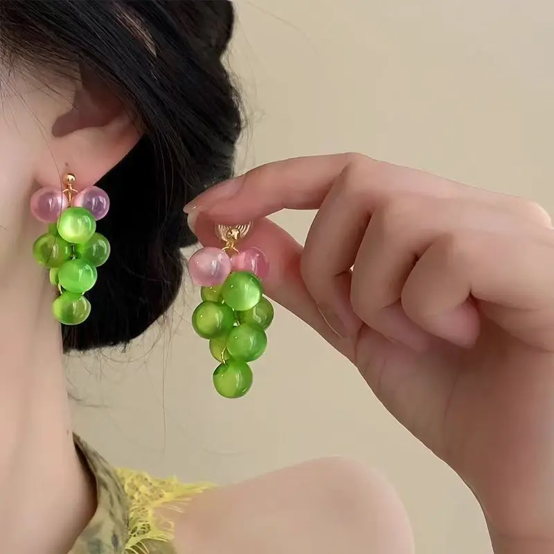 

Trendy Fashion Grape Shaped Stud Earrings for Women Silver Needle Pink Green Color Lovely Summer Fruit Jewelry Ear Clip Gifts