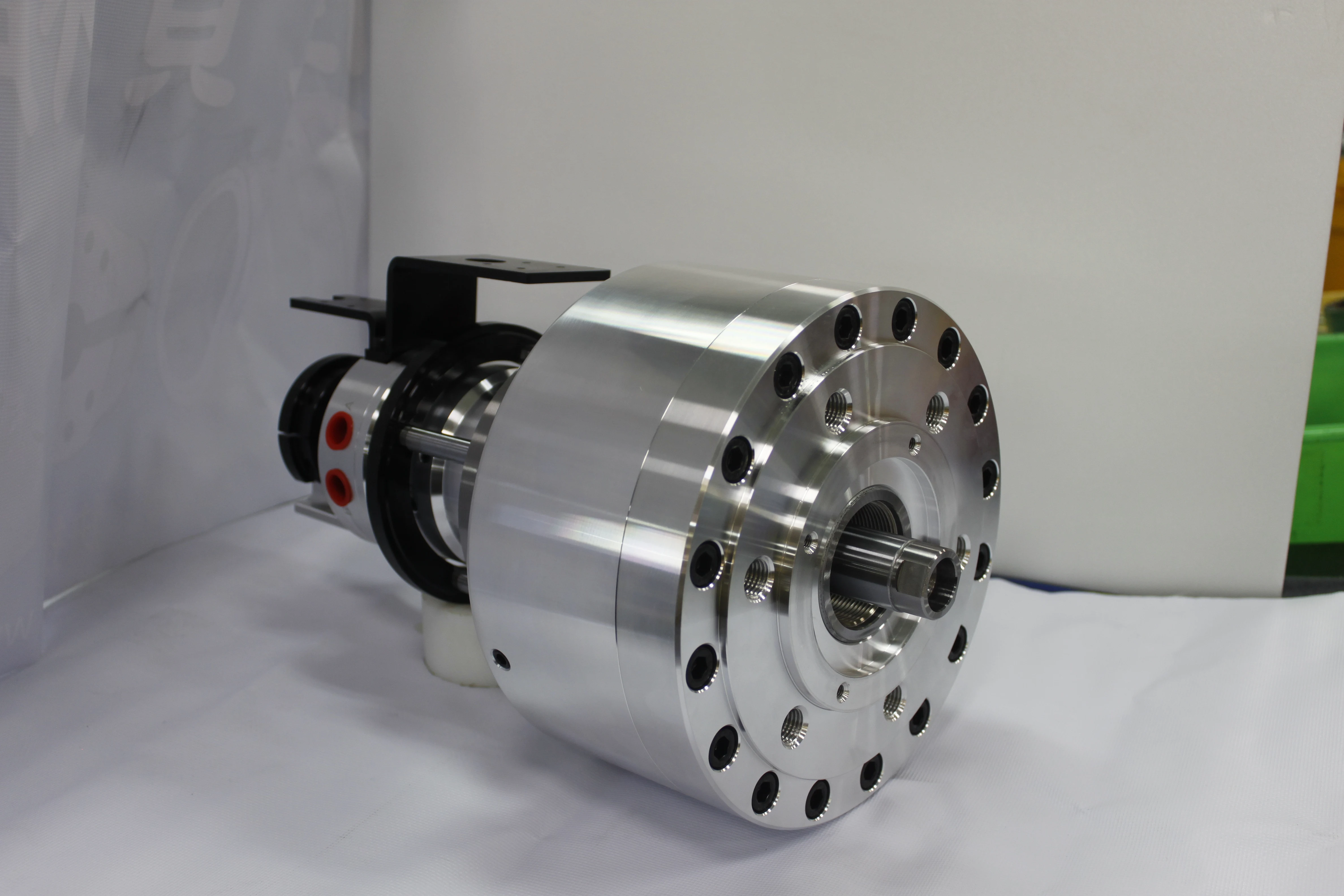 The Rotary Cylinder with High Speed Double Solid Piston
