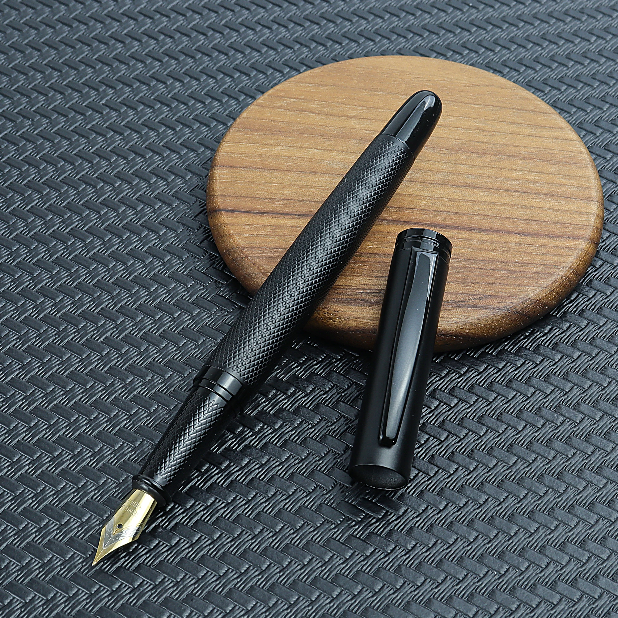 1 Pc Luxury Metal Black Grid Pattern Fountain Pen,Business Pen,Minimalist Design,Gift Box Packaging,Office School Stationery