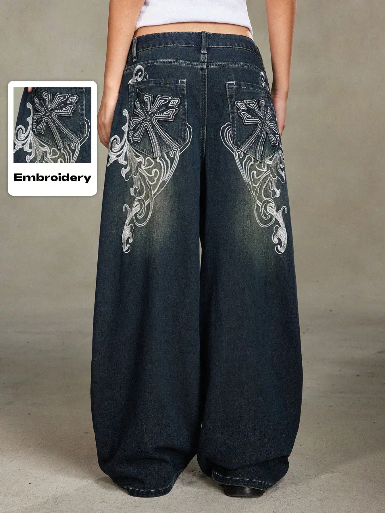 

Женские джинсы с вышивкой в виде креста, широкие штанины, с эффектом потертости