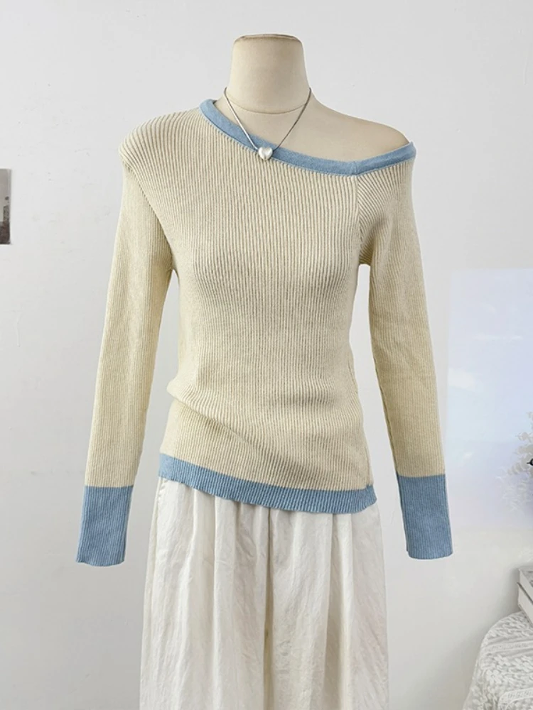 เสื้อแฟชั่นลำลองผู้หญิง ฤดูใบไม้ร่วง แบบเปิดไหล่ข้างเดียว ตัดสีแบบไม่สมมาตร เสื้อถักแขนยาว ทรงเข้ารูป สไตล์เรโทรเก๋ไก๋