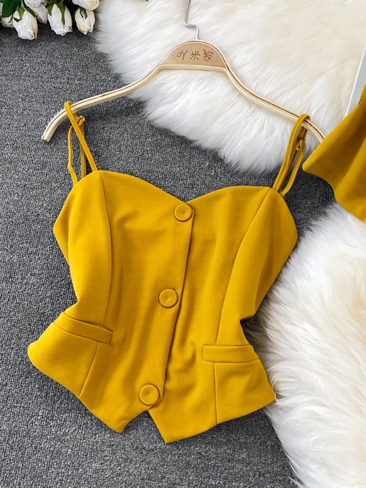 Imagem -05 - Conjunto Vintage de Três Peças para Mulheres Elegante Blusa Curta com Decote em v Camis com Alça Calças Largas Verde Vermelho Amarelo Primavera Outono 2023