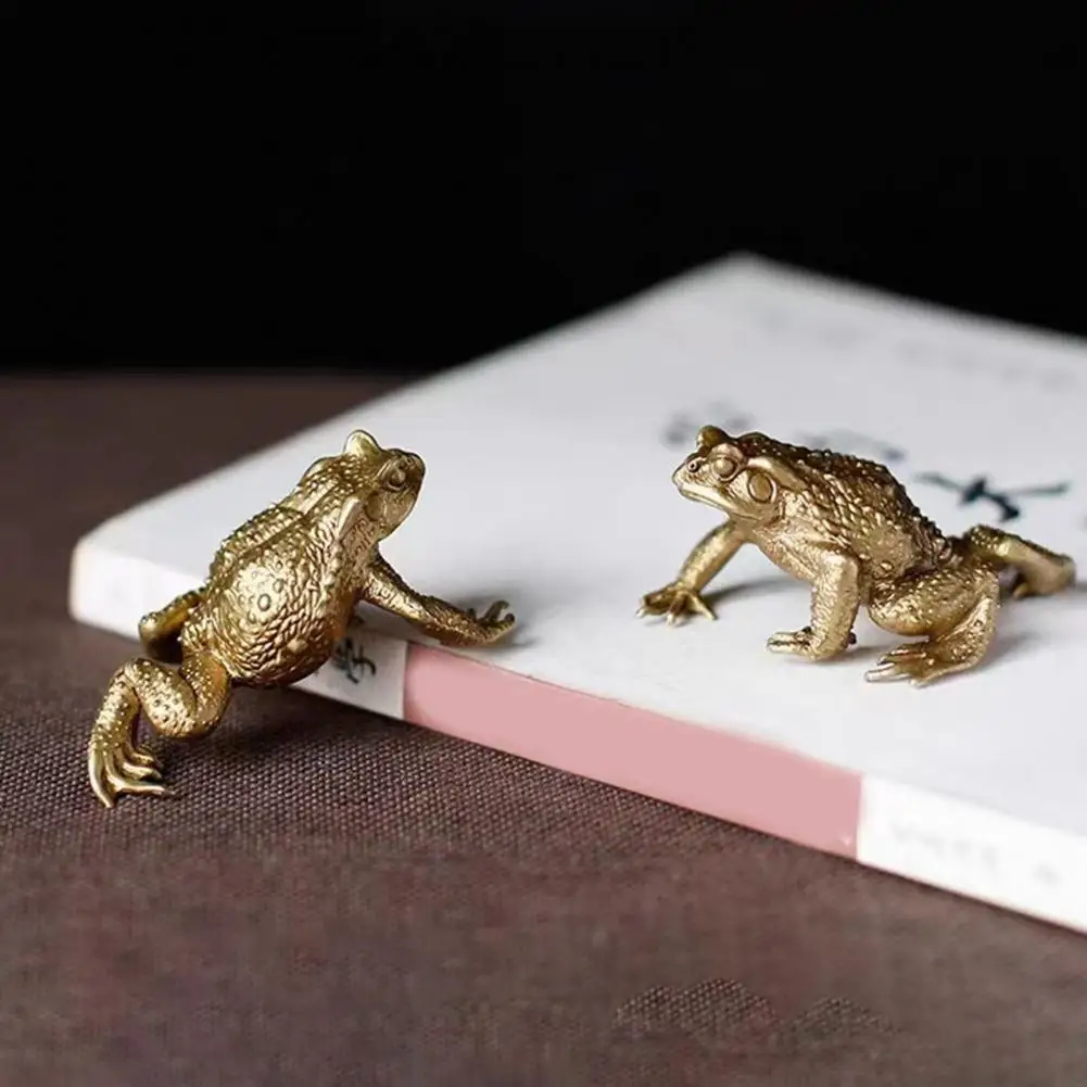 Brass Toad Figurine Brass Frog Figurine Lucky Animal Sculpture Feng Shui Decoration Ornament Gift Desktop Toad Statue