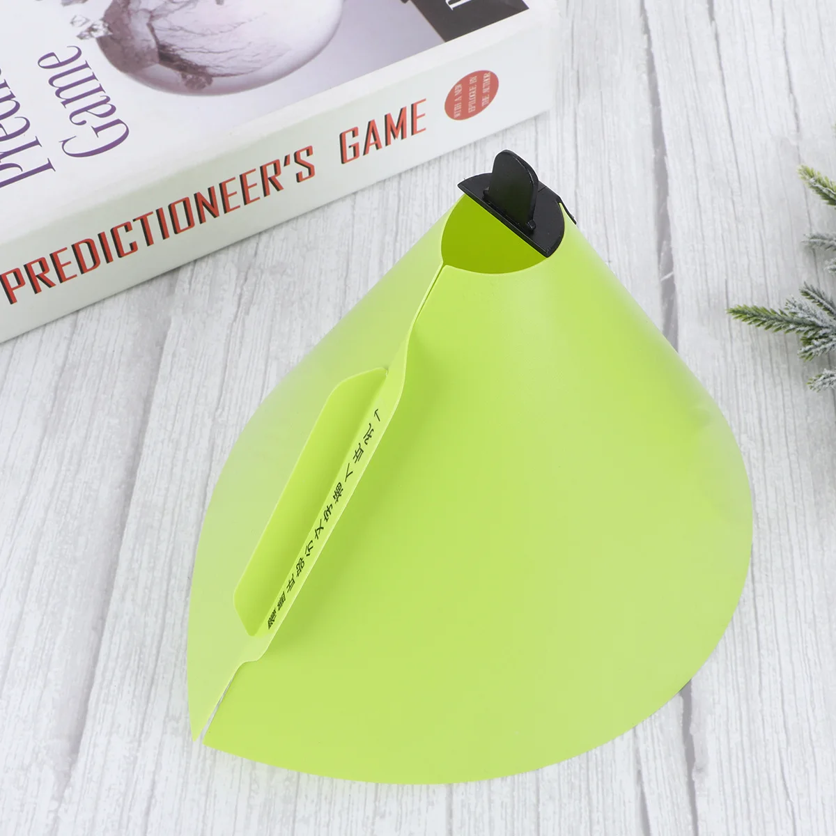 

Novelty Kitchen Gloves Cone Shape Oil Protector PP Easy Assemble Disassemble Practical Design Green Oil Guard