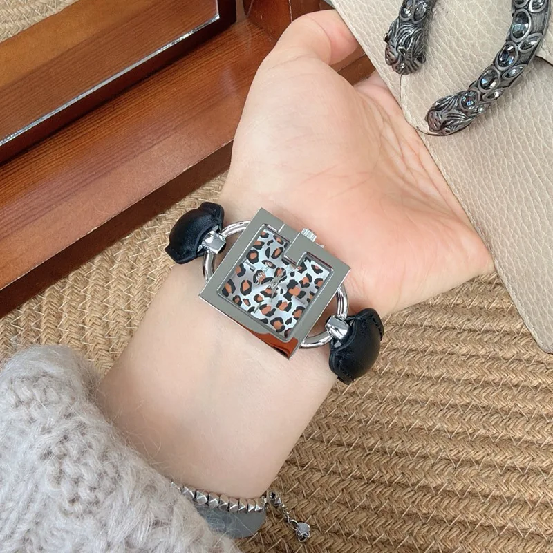 Korean-Style Square Dial Design Bracelet Watch, A Luxurious And Sophisticated Women'S Watch With A Unique Leopard Print Design.