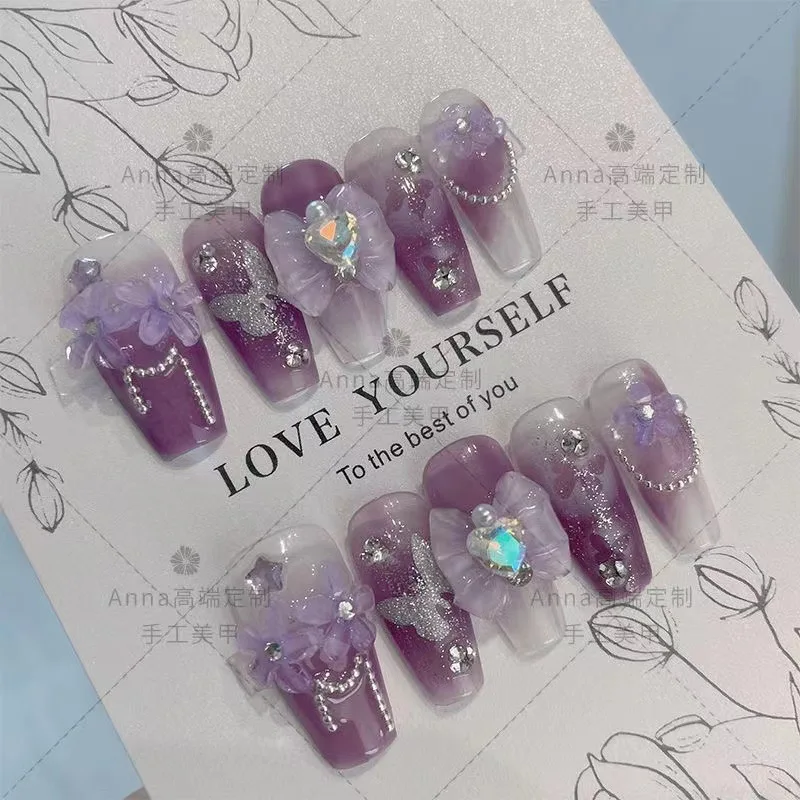 เล็บปลอมแฮนด์เมด 10 ชิ้น – ลุคโปร่งใสสีม่วงกาแล็กซี่, ไอริสสไตล์นางฟ้าพร้อมไรน์สโตน, บรรยากาศเย็นสบายหรูหรา