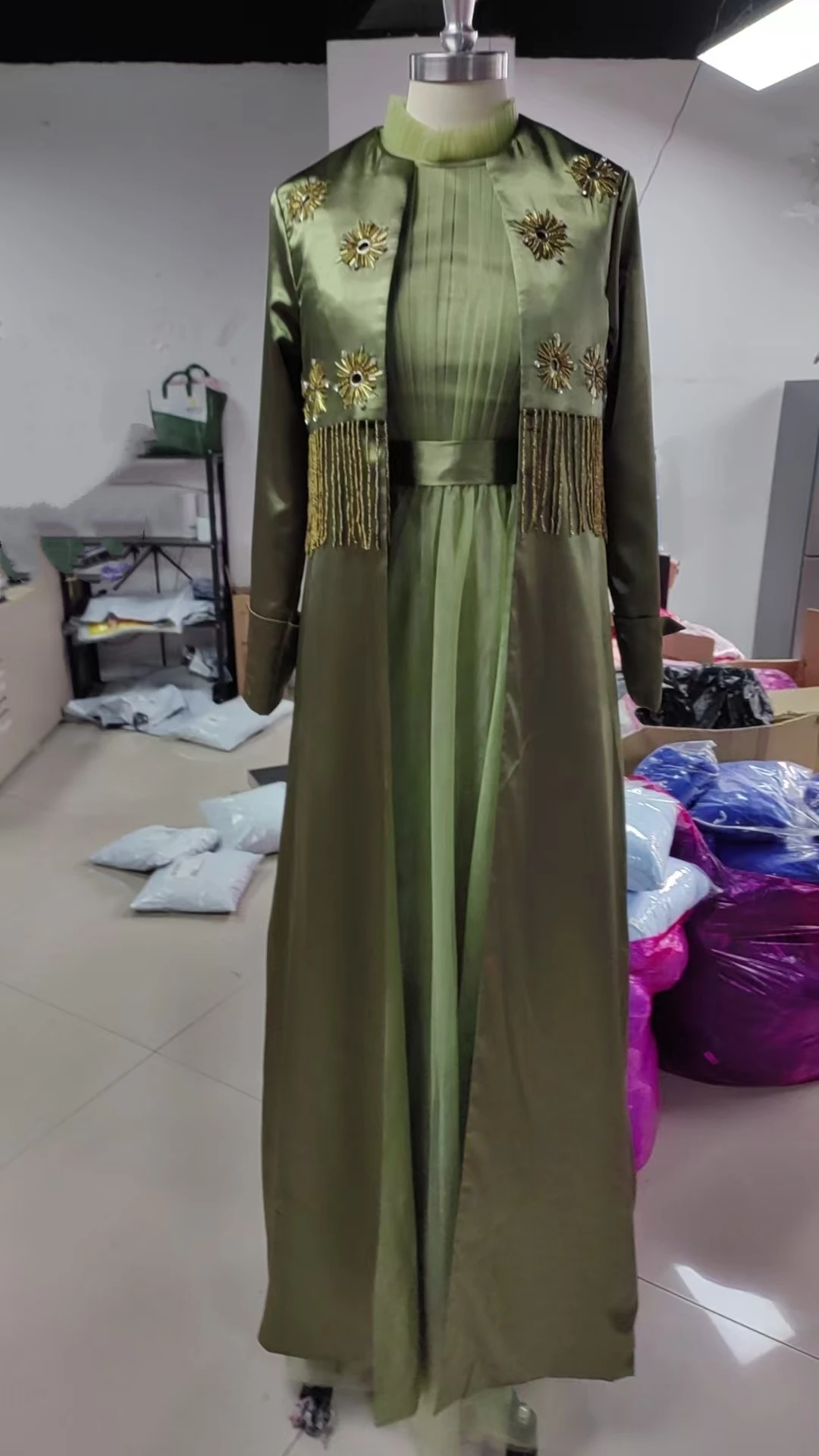 

Oisslec Prom Dresses Elegant Vintage Sweet Green Crystal Beads Satin Customized Formal Occasion Prom Dress Evening Party Gowns