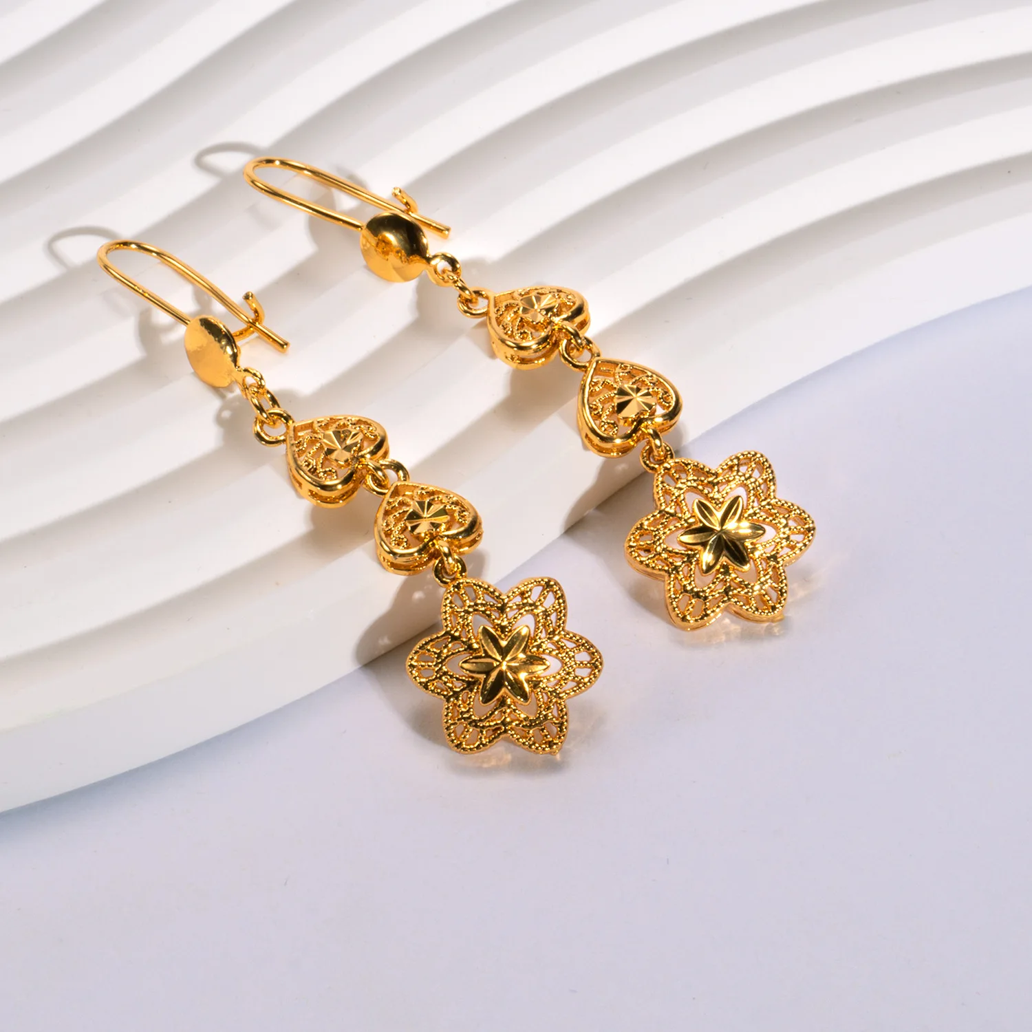 Middle East Dubai cross-border special copper gold-plated fringed flower earrings exaggerated high-end long earrings to modify t