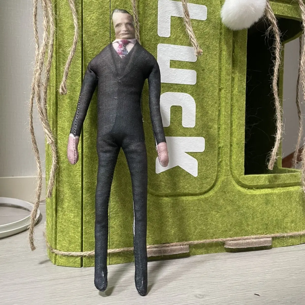 Hannibal Lecter Mads Mikkelsen Cosplay Plüschpuppe Beidseitig Wendbare Gesichter Abstrakte Figur Lustiges Humorvolles Geschenk für Fans – Detail 5