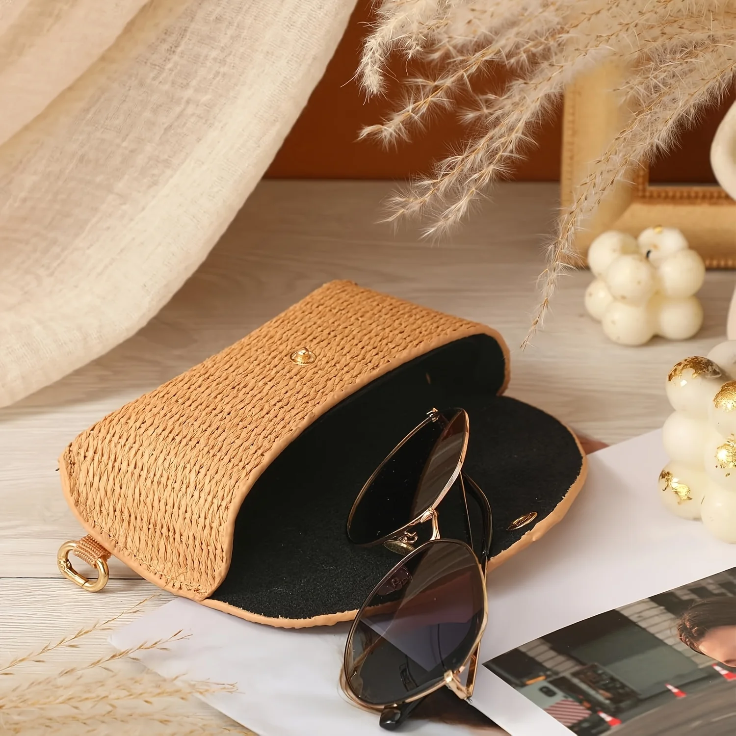 

1pc Sunglass Case, Portable Hanging Pouch for Women - Soft Protective Eyewear Holder, Fashion Accessory Storage Bag