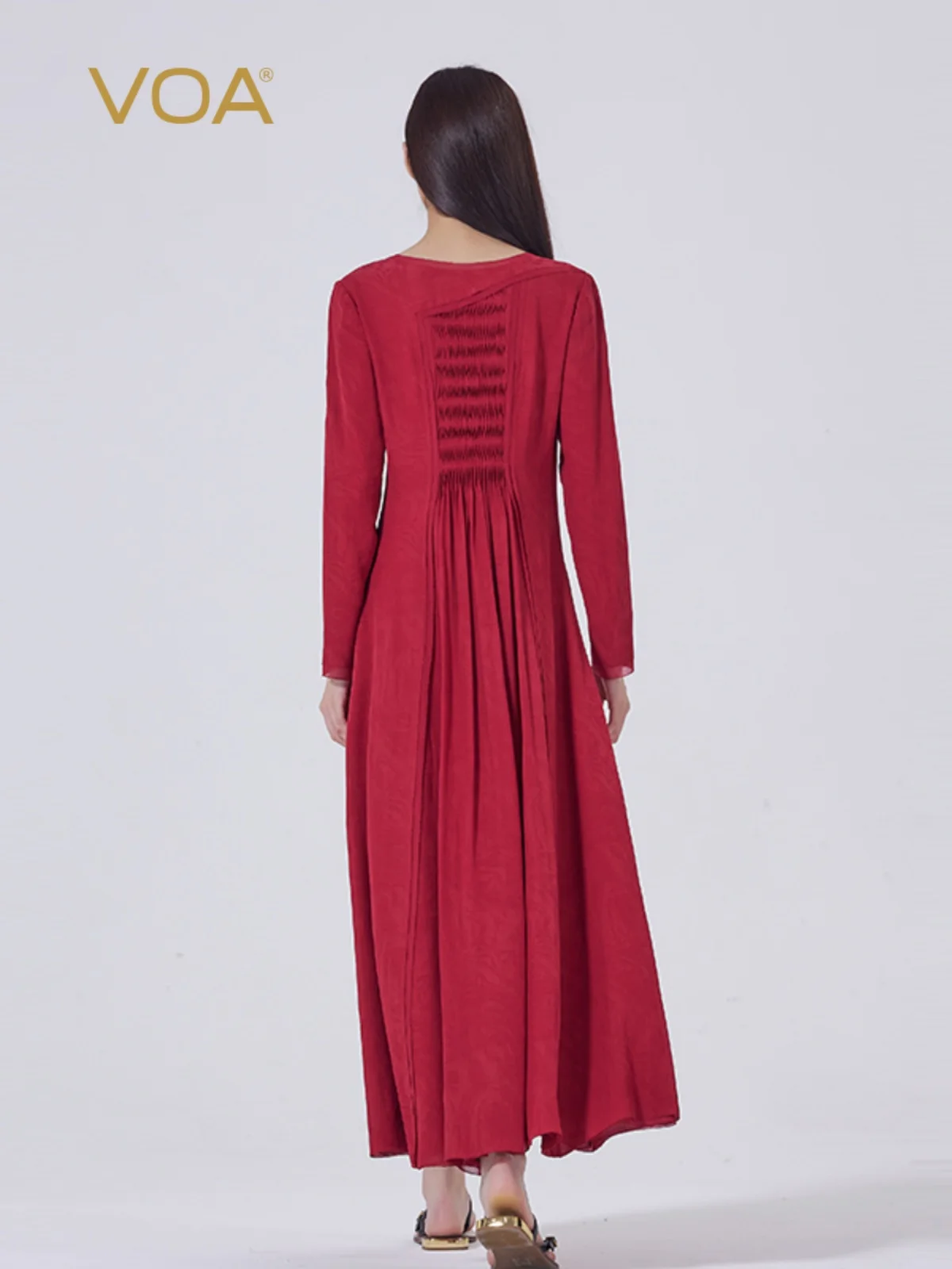 VOA 100% moerbeizijde Georgette jacquard Ankara rode off-shoulder jurk met lange mouwen en kralenAE2762