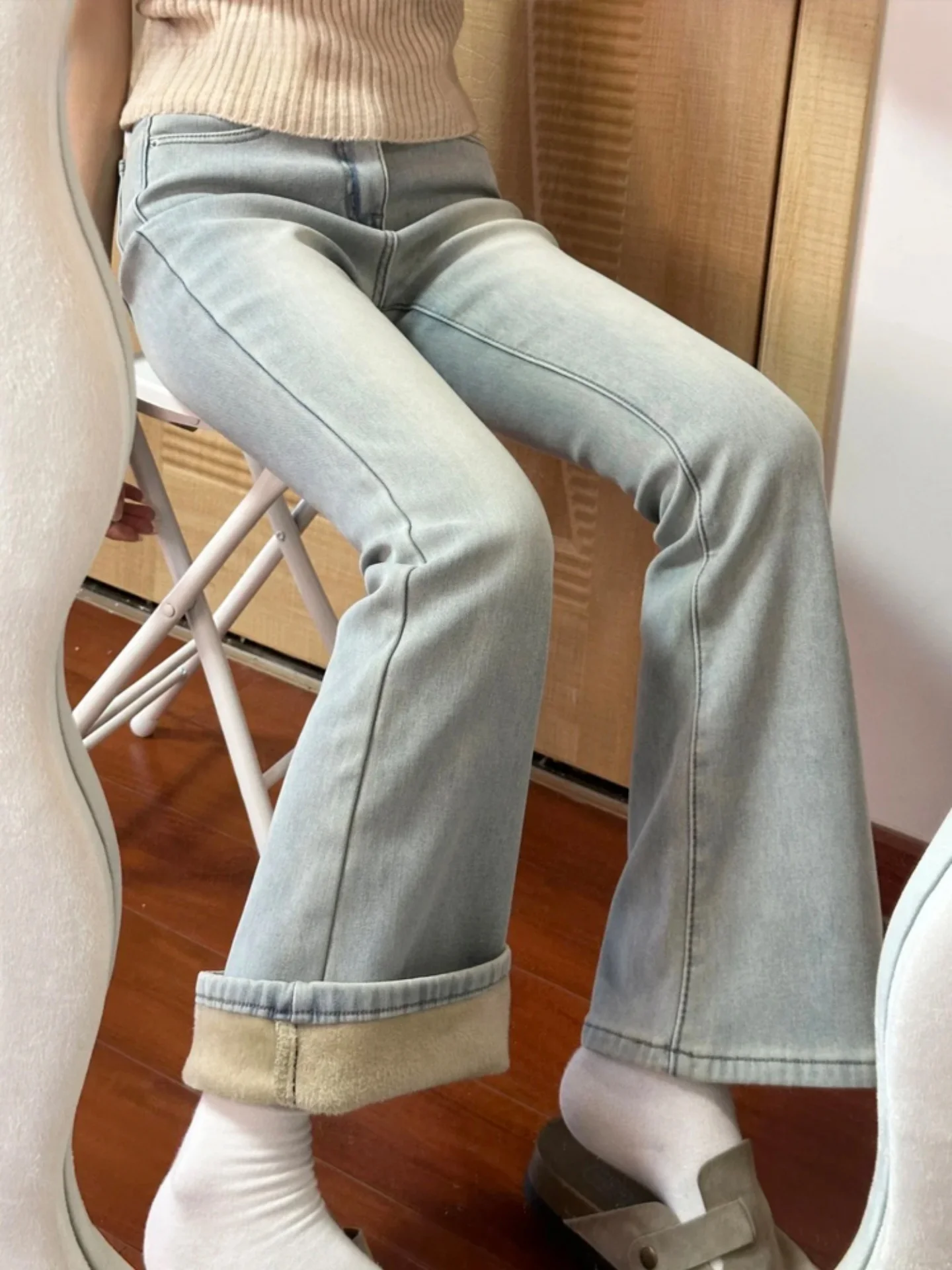 

Light Wash Fleece Lined Micro Flared Denim Jeans Women's High Waist Slimming Small Size Tight Fit Hoof Pants