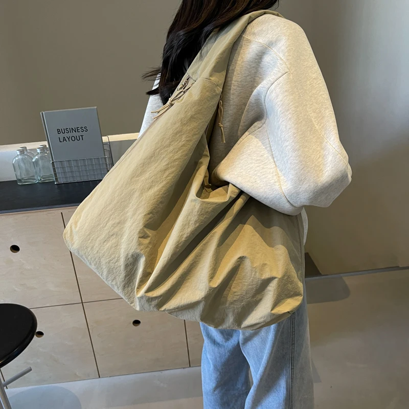 女性シンプルなトートハンドバッグ大容量オールマッチハンドバッグマルチポケットソリッドカラーショルダーバッグショッピング仕事デートバッグ