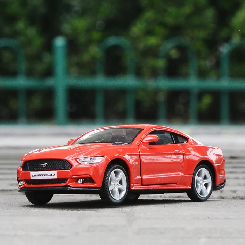 1:36 Ford Mustang GT Scale Alloy Car Model Diecast Pull Back Sports Car Metal Gifts Toys Children Birthday Present F40