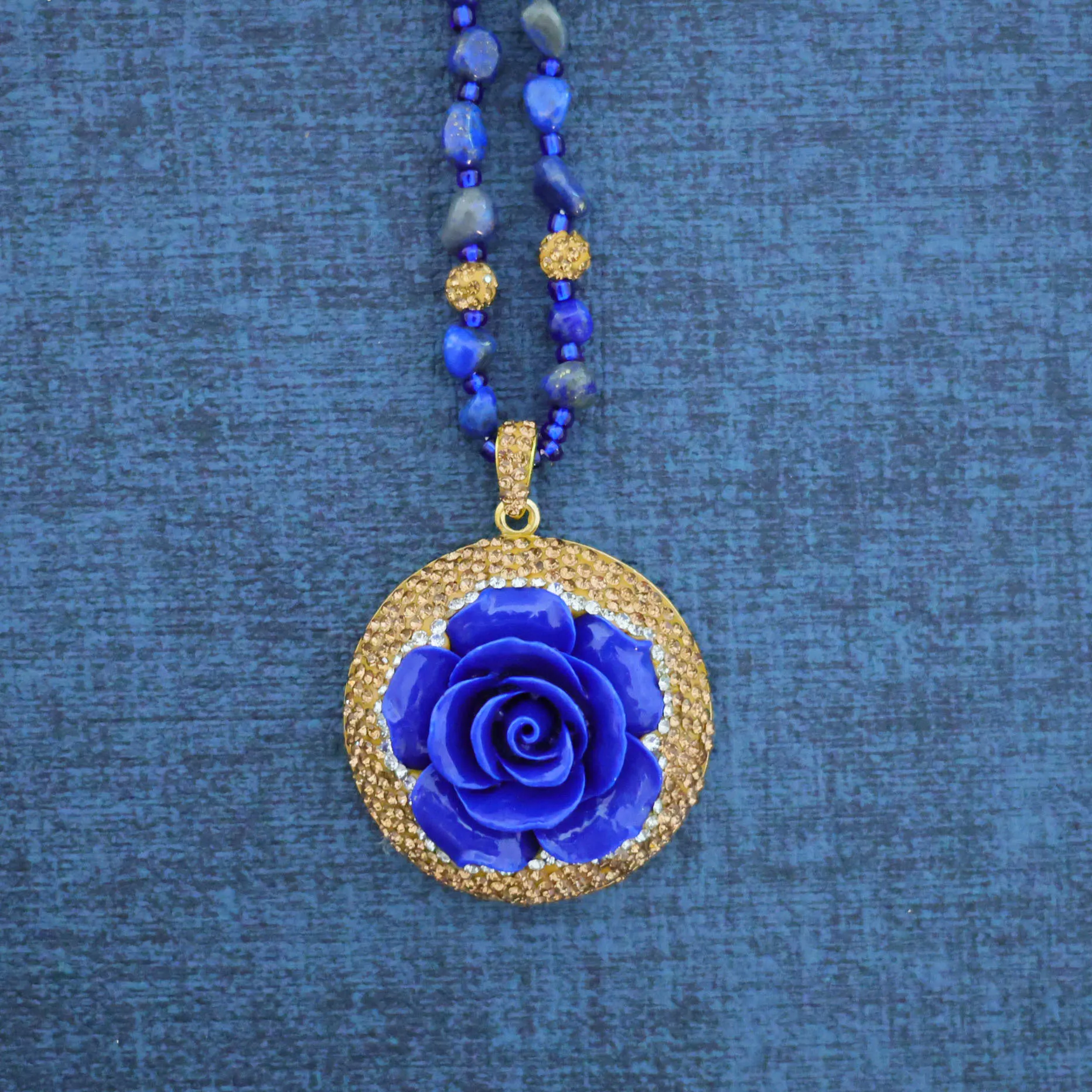 nouveau-collier-en-poudre-de-coquille-gaufree-rose-bleu-lapis-lazuli-naturel-vente-en-gros