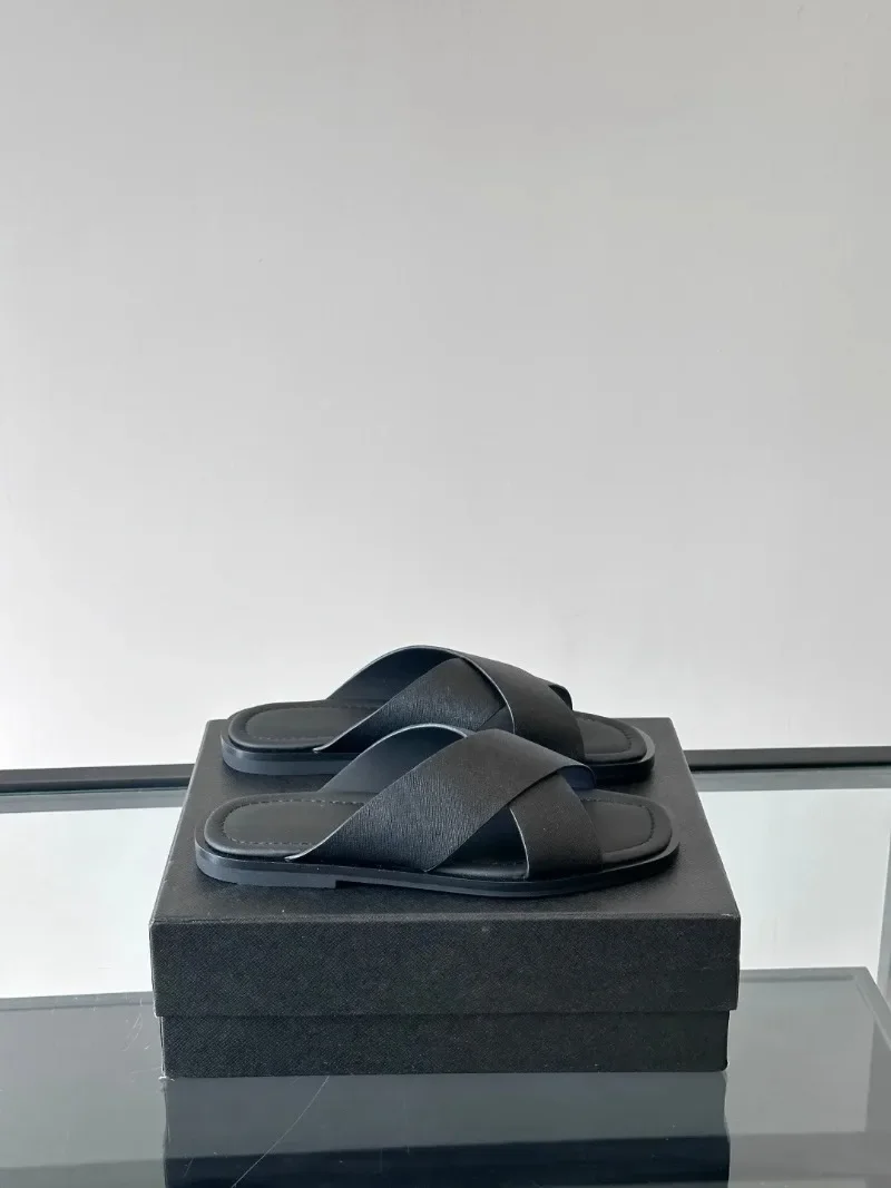 2026 New Fashion Men Genuine Leather Slides Flat Sandals Versatile Casual Beach Outdoor Daily Walking Footwear