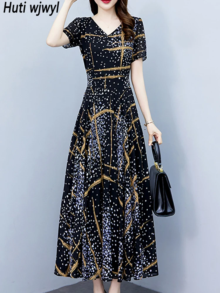 

Женское шифоновое платье-макси с черным принтом