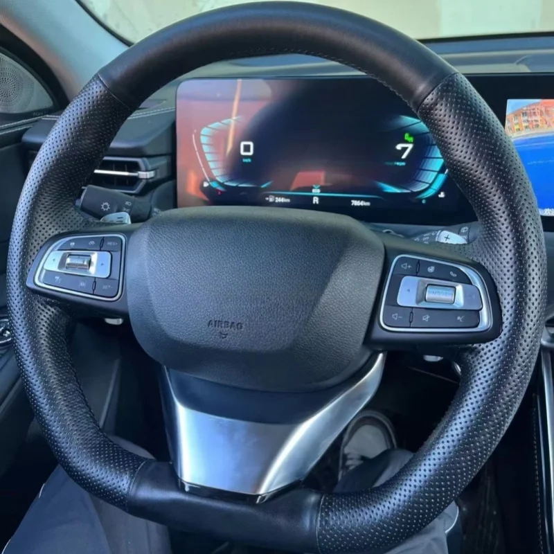 

Custom Hand-stitched Black Comfy Breathable Genuine Leather Breathab Car Steering Wheel Cover For Chery Exeed LX TXL 2020-2023