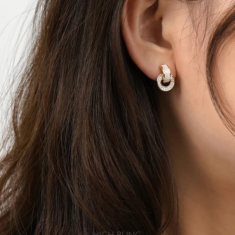 Korean White Drip Oil Circular Stud Earrings for Women Exquisite Sparkling Crystal Geometric Round Earrings Party Jewelry Gifts