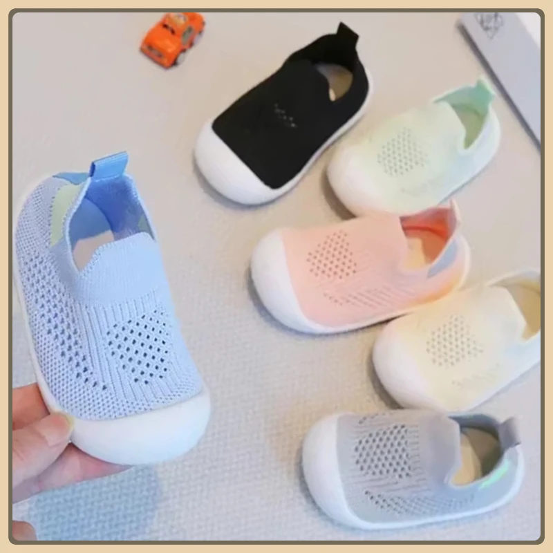 

Новинка 2025 года, модная простая детская обувь ярких цветов на мягкой подошве для мальчиков и девочек, обувь для мальчиков, обувь для новорожденных Bebe