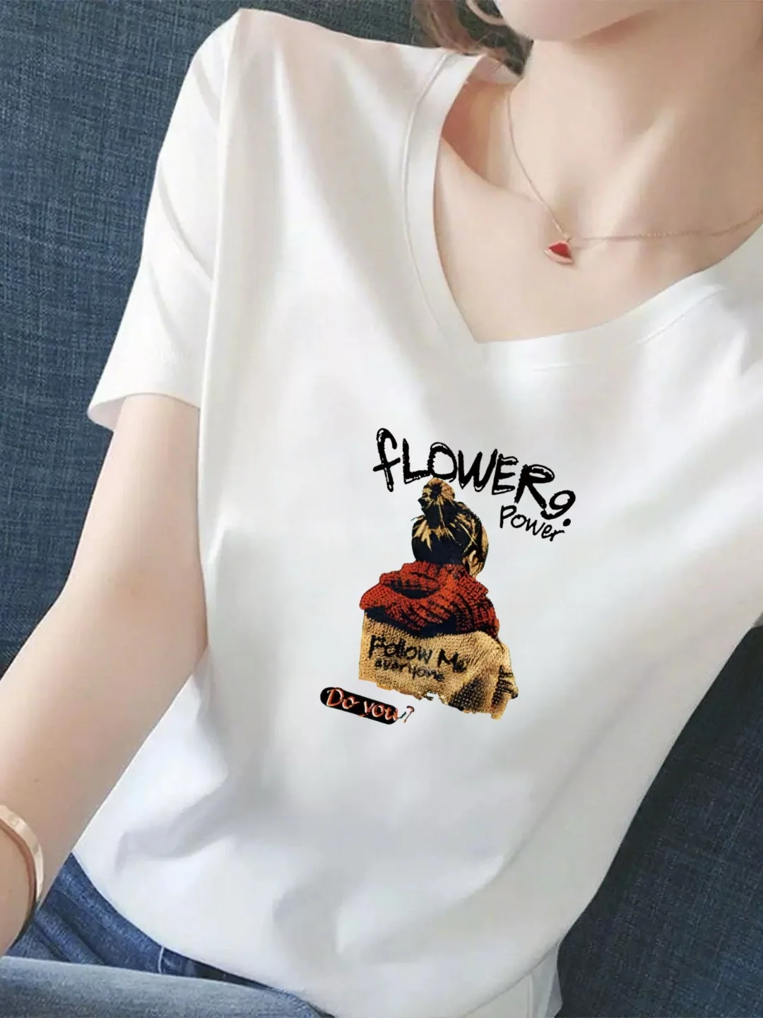 

Casual V-Neck Printed T-Shirt Short Sleeve Lightweight Summer Top for Middle-Aged And Elderly Women White Loose Fit Polyester...