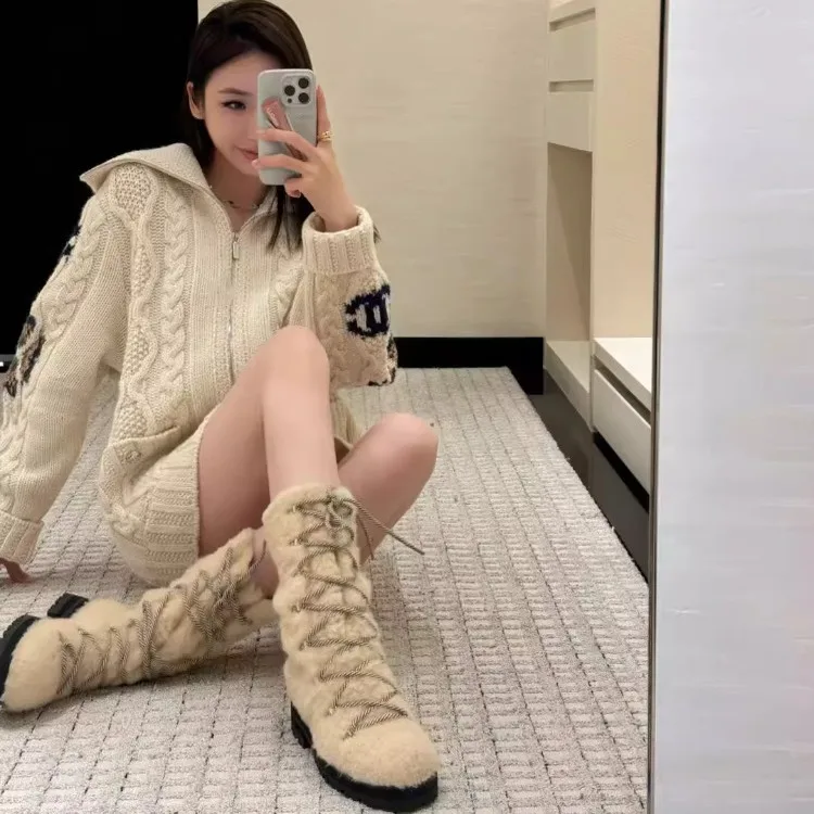 

Parisian Chic Woolen Snow Boots Women's Faionable Furry Warm Mid-Calf Skiing Boots Luxury Sle Flat Heel Pure Color Winter