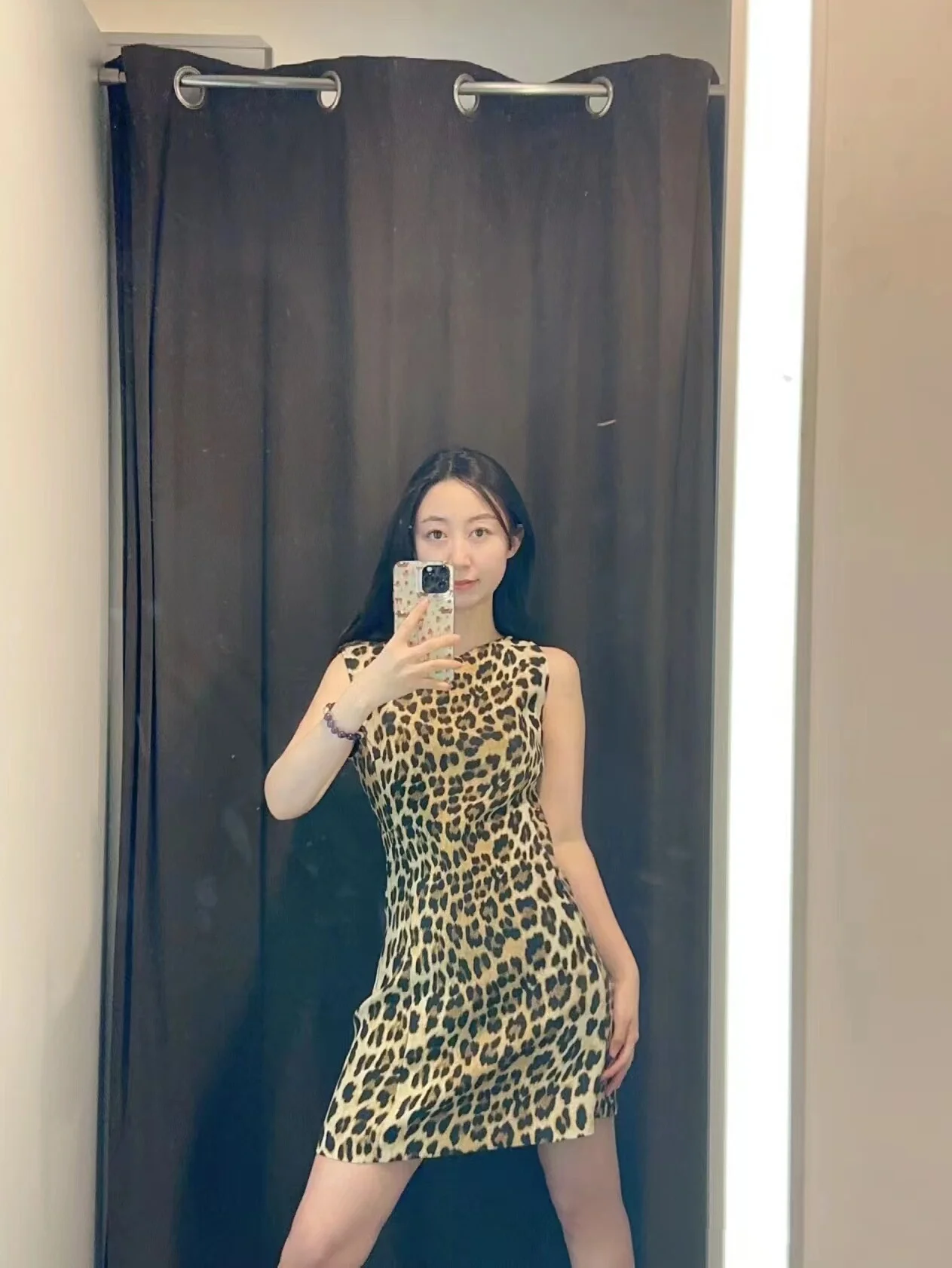 تنورة صيف 2025 مثيرة بتصميم عتيق مطبوع عليها حيوانات الفهد Dr للسيدات تنورة على شكل حرف a من ألياف البوليستر بقصة ضيقة مستديرة من Neline