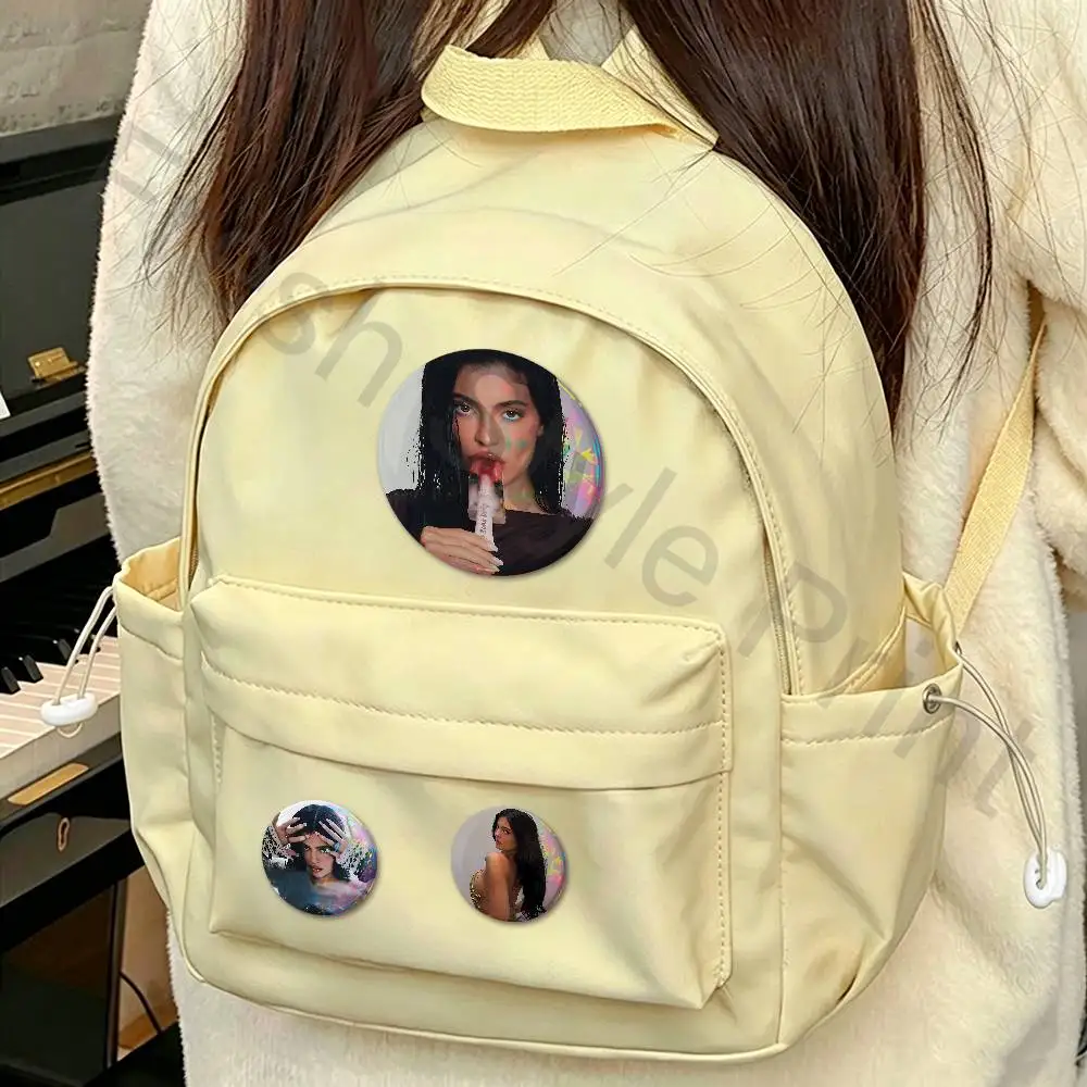 Model K-Kylie J-Jenner Pins 58mm Cute Cartoon Badge Handmade Brooches for Backpack Accessories