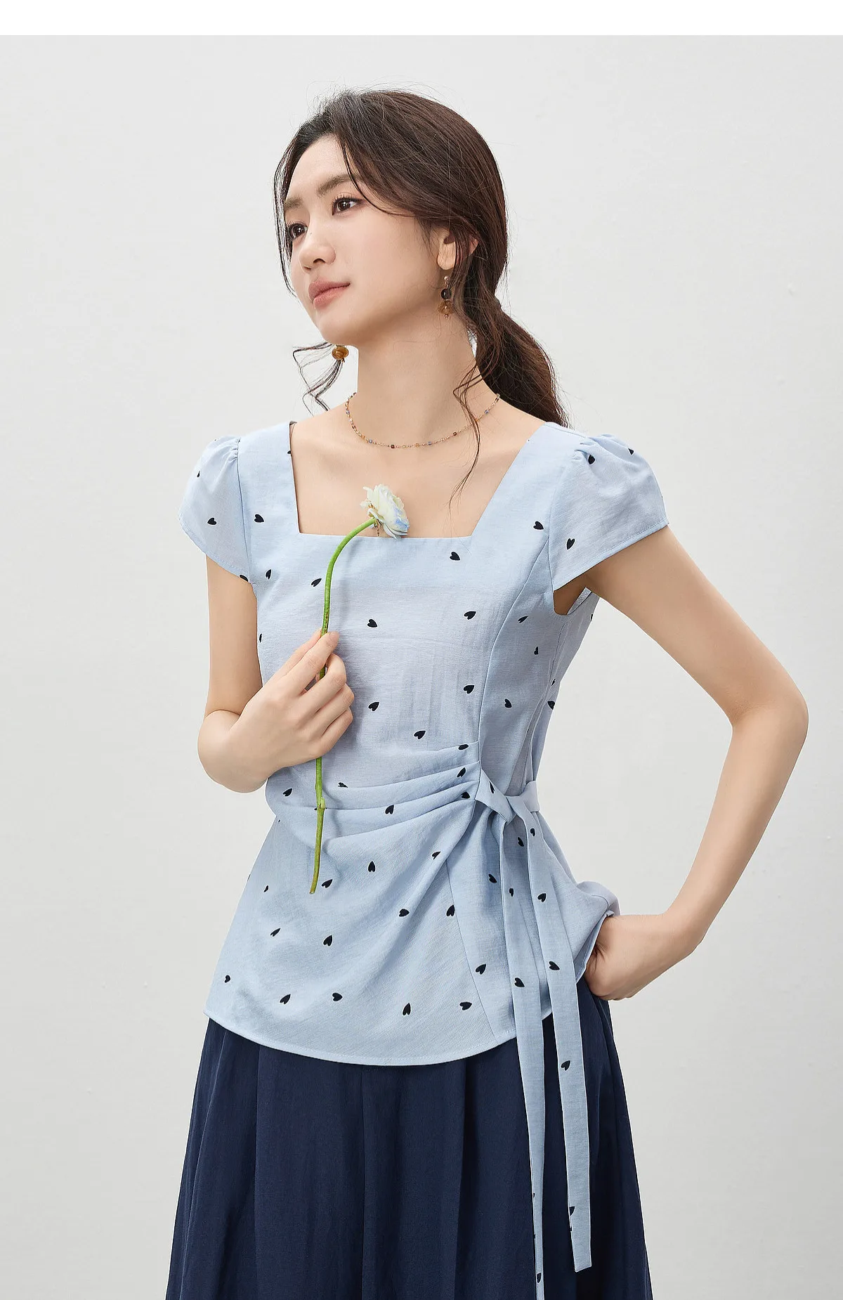 SENTUBILA Damen Chiffonbluse mit Herzmuster, Sommer, Gelb, Quadratischer Ausschnitt, Plissiert, Geraffte Taille, Kurzarm-Hemd 162VB5766 – Detail 20