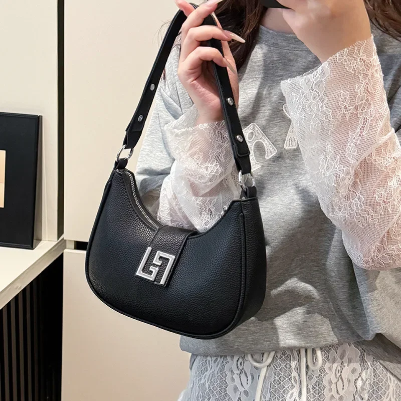 

2026 Winter Hot Sale Popular Zippers Fashion Designer Buckle Women's Shoulder Bag, Textured Commuter Messenger Women's Bag